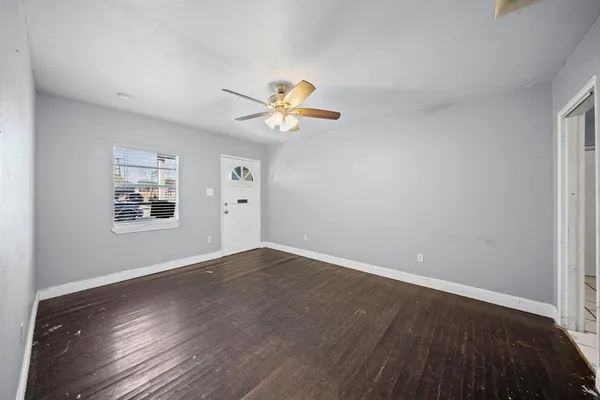$210,000 | 660 Schieme Street, River Oaks, TX 76114