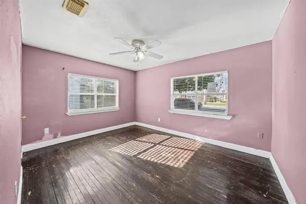 $210,000 | 660 Schieme Street, River Oaks, TX 76114