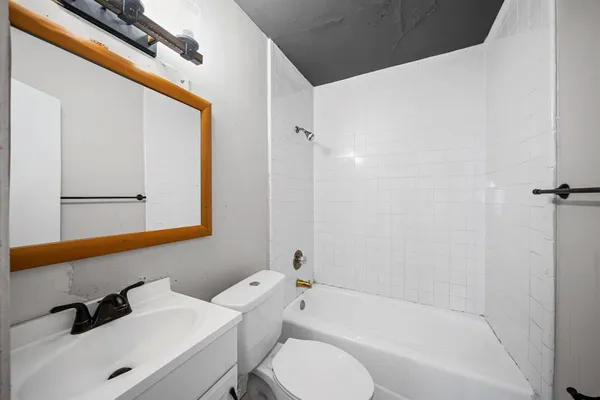 $210,000 | 660 Schieme Street, River Oaks, TX 76114