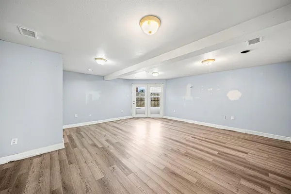 $210,000 | 660 Schieme Street, River Oaks, TX 76114