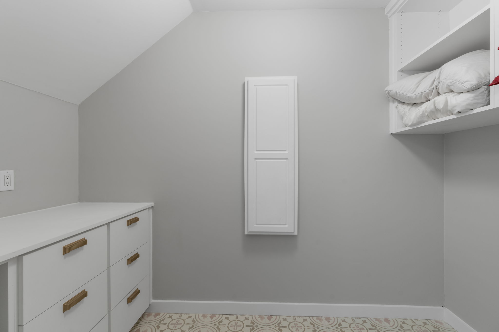 701 Furlong Drive Austin, TX 78746 - Photo 25 of 38 Laundry Room / Storage Drawers