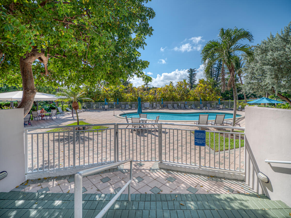 2851 South Ocean Boulevard, Unit 1A Boca Raton, FL 33432 - Photo 35 of 52 Pool