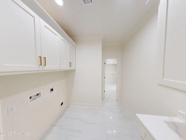 $347,500 | 138 Lakes Edge Drive, Broussard, LA 70518