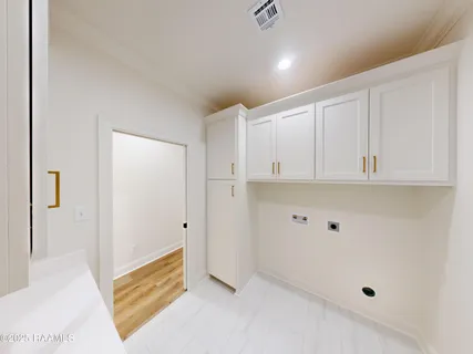 $358,700 | 138 Lakes Edge Drive, Broussard, LA 70518