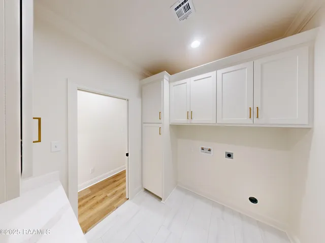 $347,500 | 138 Lakes Edge Drive, Broussard, LA 70518