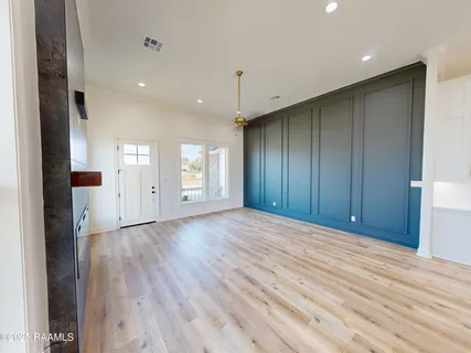 $358,700 | 138 Lakes Edge Drive, Broussard, LA 70518