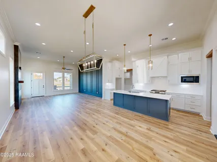 $358,700 | 138 Lakes Edge Drive, Broussard, LA 70518