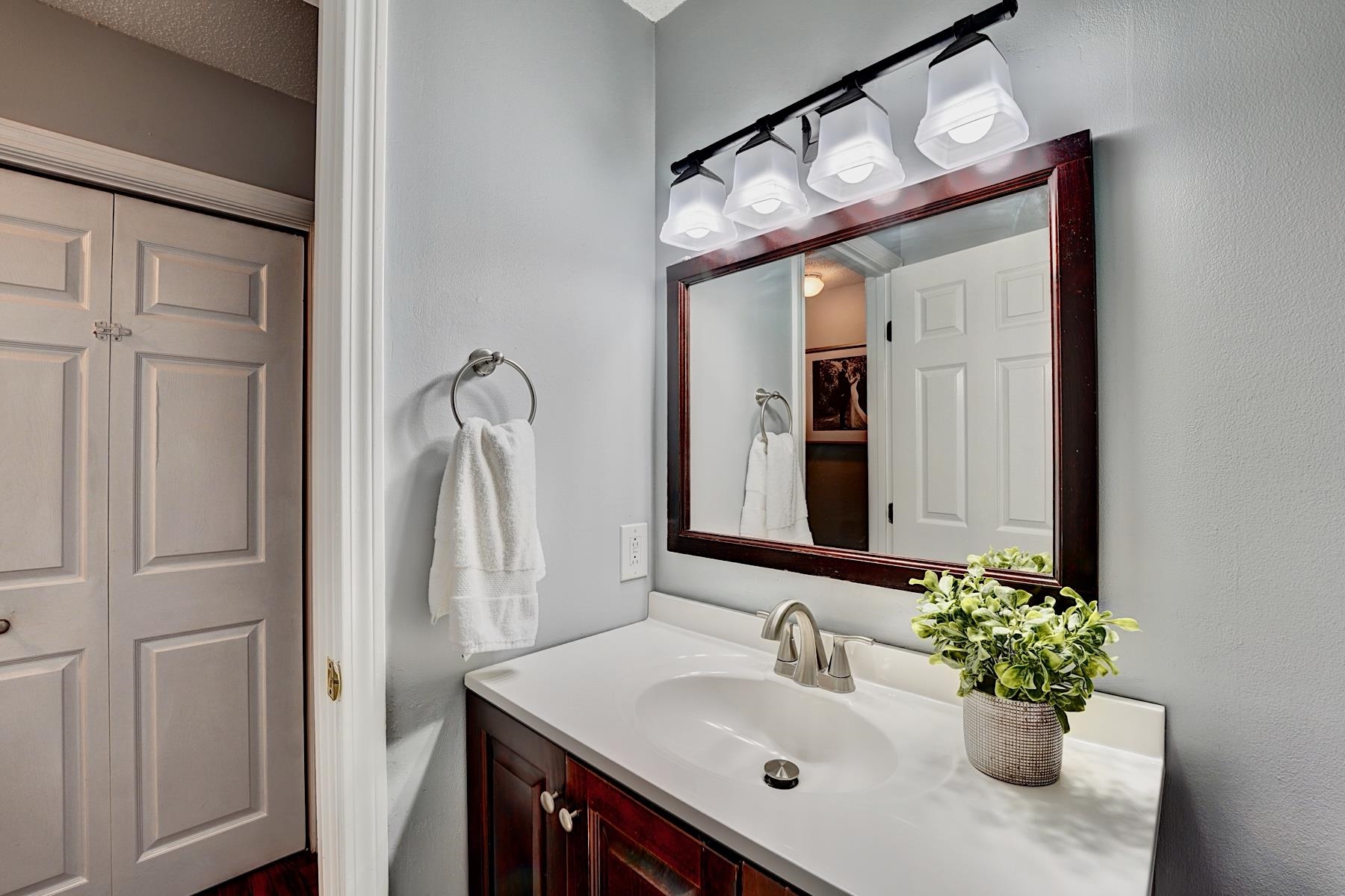 313 Spring Brook Circle Portsmouth, NH 03801 - Photo 6 of 17