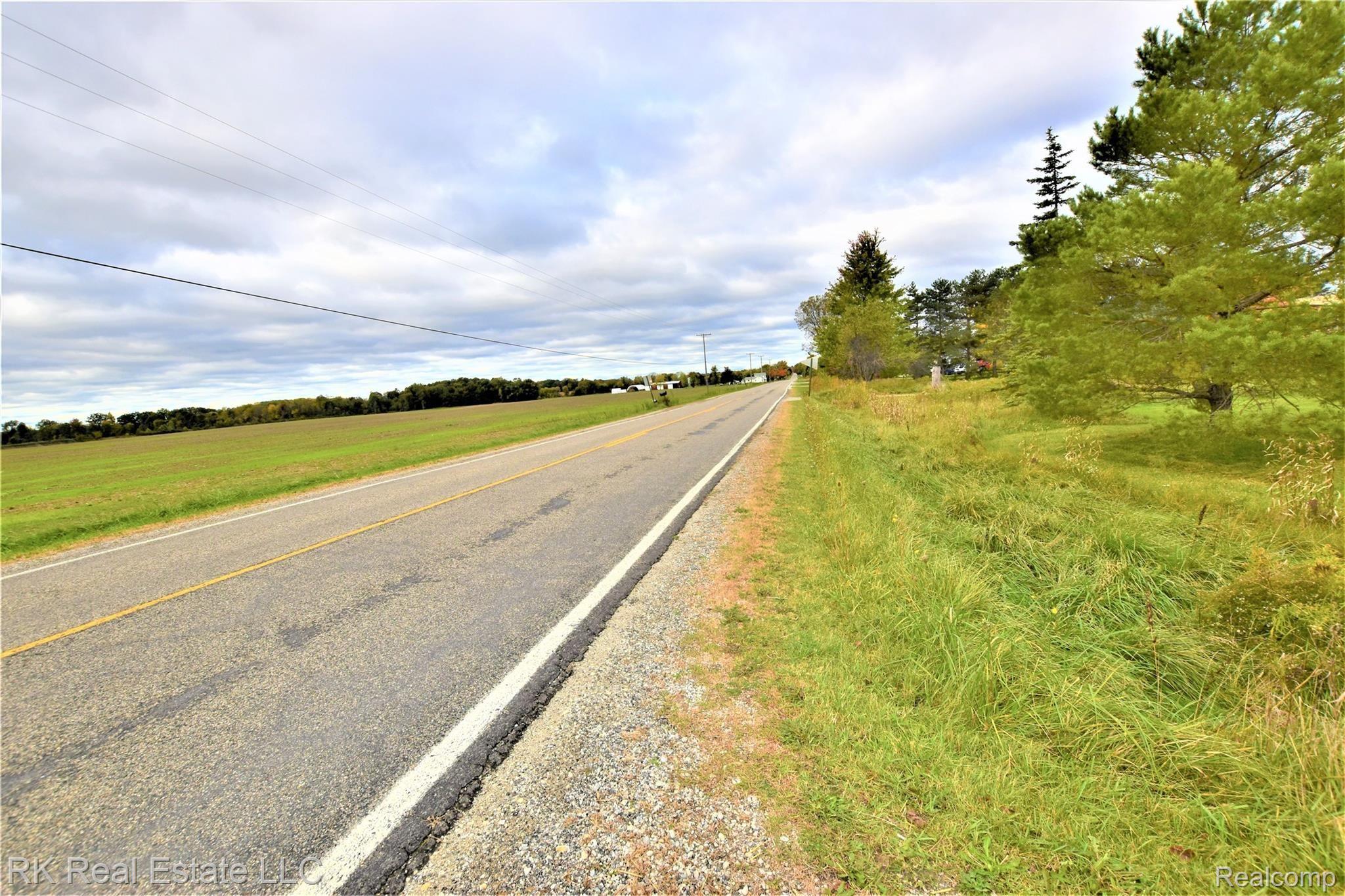 14044 Hough Road Allenton, MI 48002 - Photo 3 of 18 DSC_0576.JPG