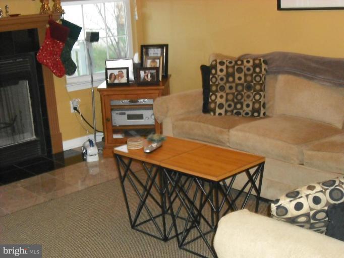 1220 Rosegate Court Rosedale, MD 21237 - Photo 2 of 13 Family Room