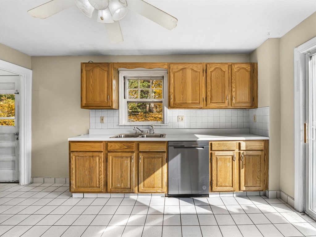 81 Spring Street Wakefield, MA 01880 - Photo 15 of 25 Gallery Image 15