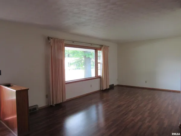 $1,550 | 2154 West 36th Street, Davenport, IA 52806