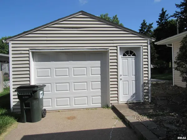 $1,550 | 2154 West 36th Street, Davenport, IA 52806