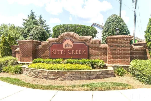 a view of a back yard of the house