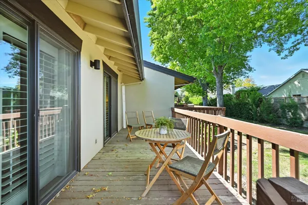 $995,000 | 152 Vineyard Circle, Yountville, CA 94599