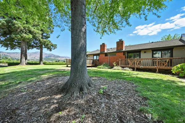 $995,000 | 152 Vineyard Circle, Yountville, CA 94599