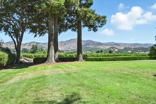 $995,000 | 152 Vineyard Circle, Yountville, CA 94599