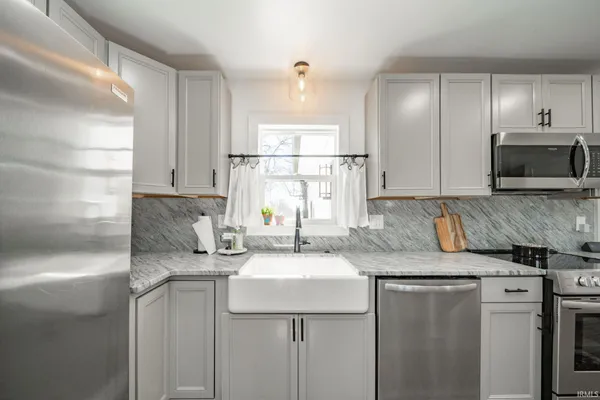 $348,700 | 1745 West County Road 200 North, New Castle, IN 47362