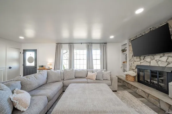 $348,700 | 1745 West County Road 200 North, New Castle, IN 47362