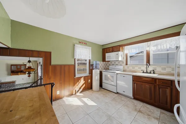 $330,000 | 4126 Highway 64, Mount Morris, IL 61054