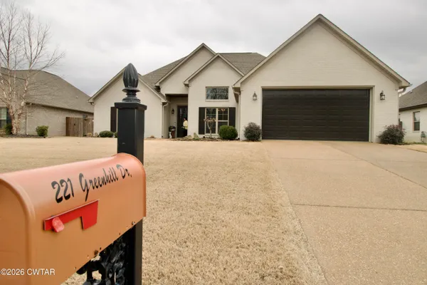 $365,900 | 221 Greenhill Drive, Jackson, TN 38305