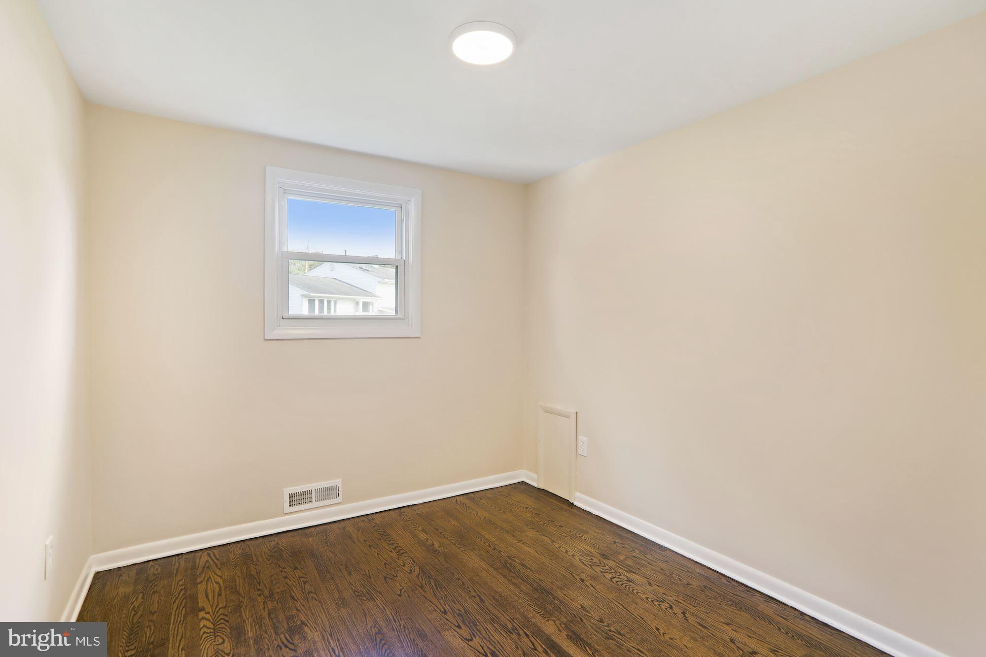 77 Saratoga Road Stratford, NJ 08084 - Photo 19 of 27 Bedroom 2
