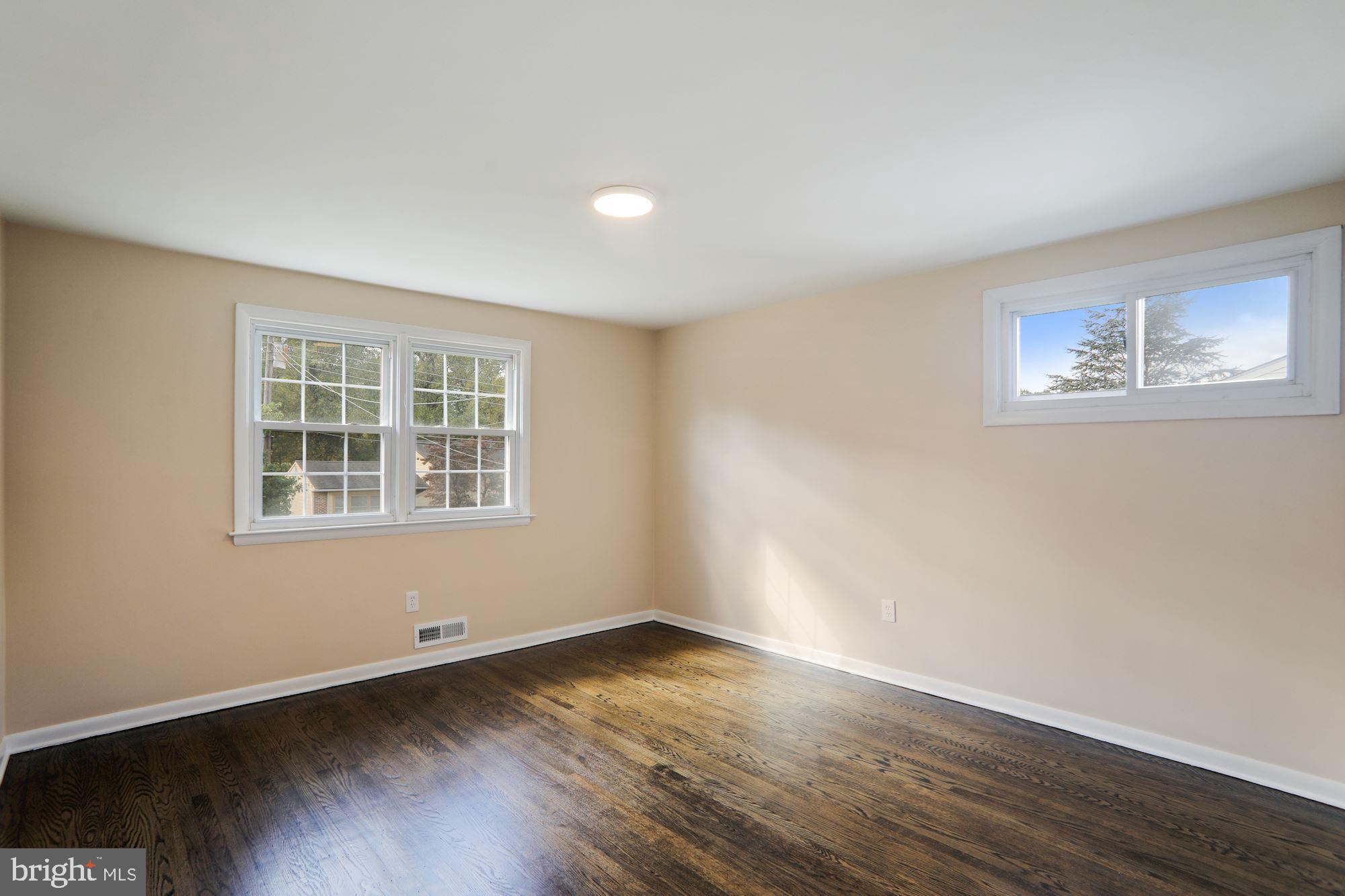 77 Saratoga Road Stratford, NJ 08084 - Photo 22 of 27 Bedroom 3