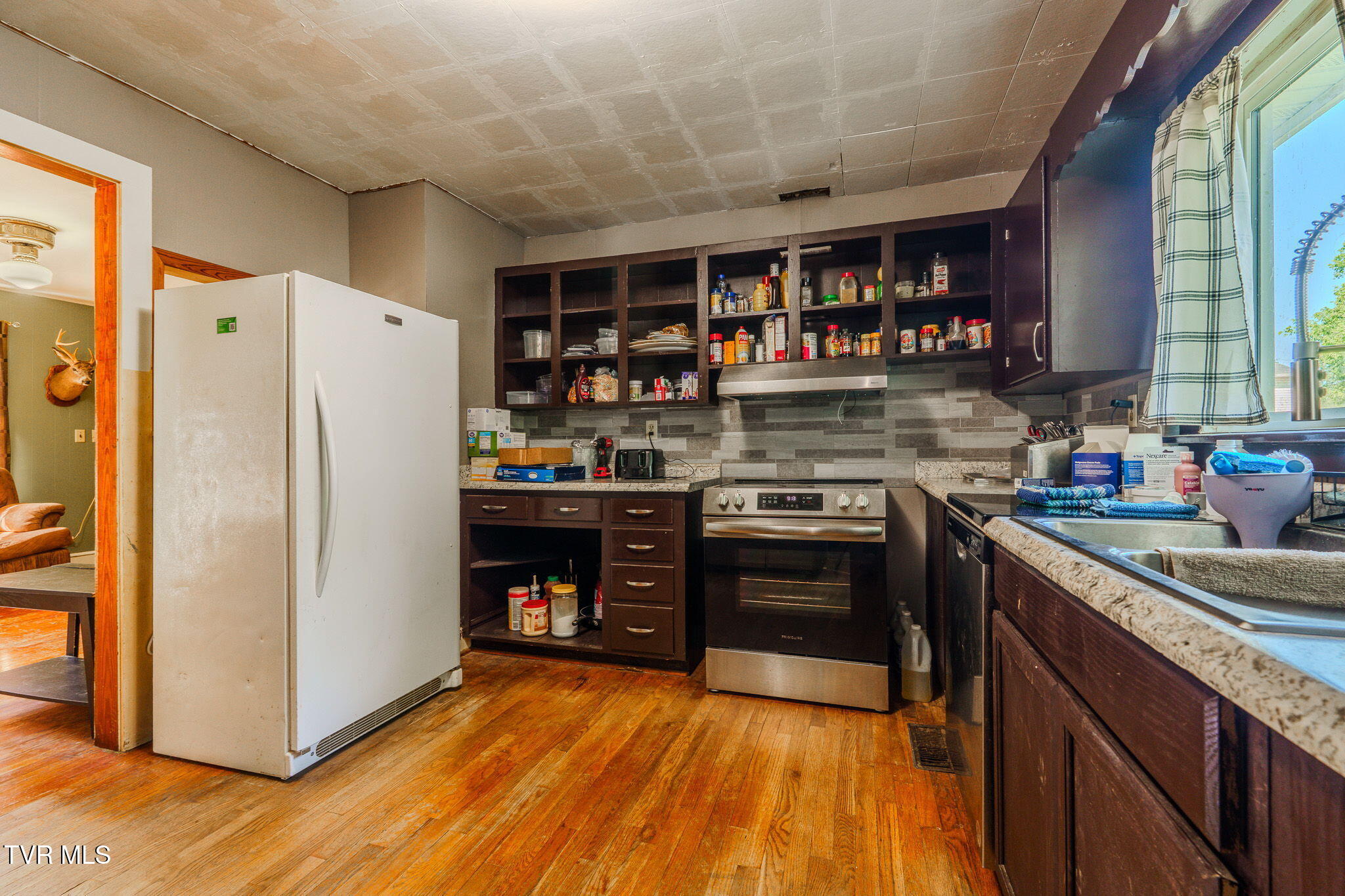 190 Debusk Road Greeneville, TN 37743 - Photo 7 of 27 9-web-or-mls-_DSC6158-HDR-2