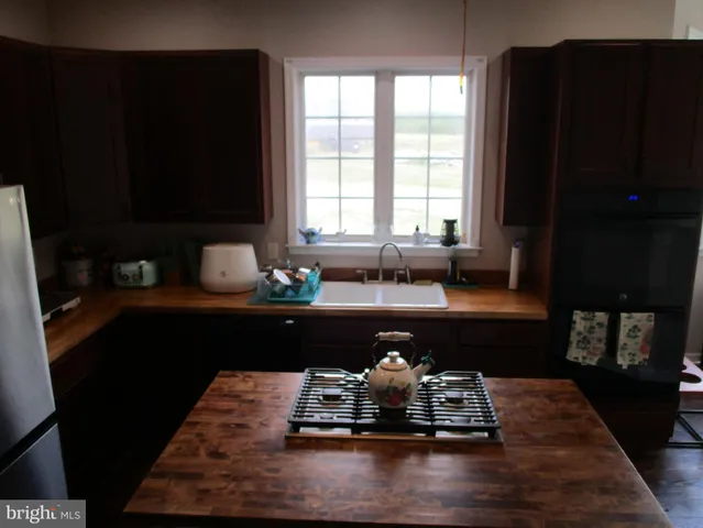 $475,000 | 575 Pond Neck Road, Earleville, MD 21919