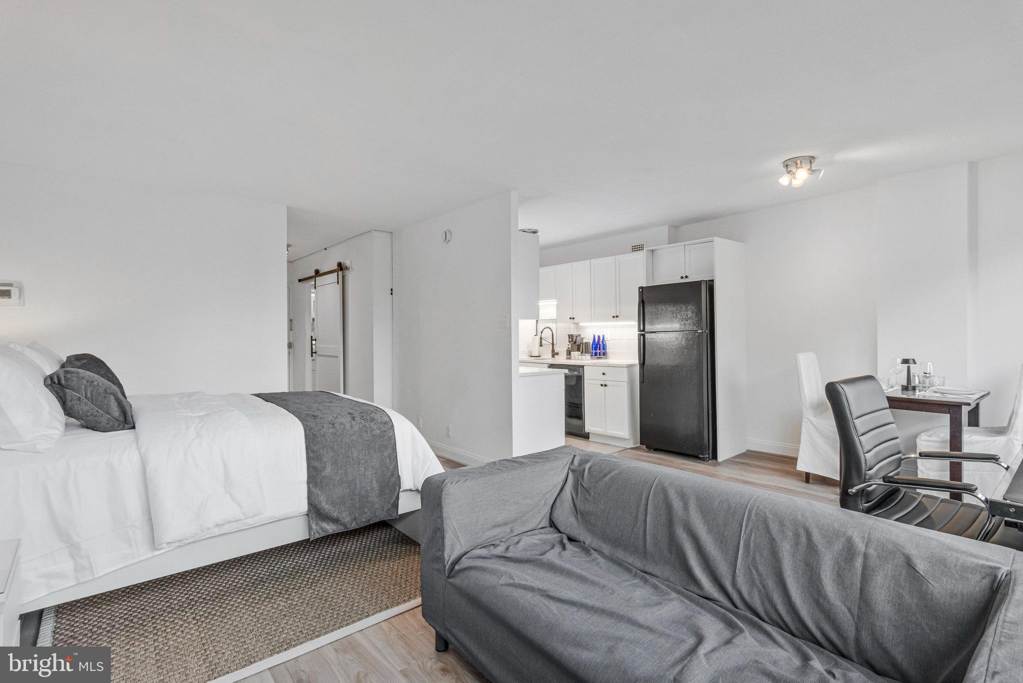 2201 L Street Northwest, Unit 509 Washington, DC 20037 - Photo 6 of 37