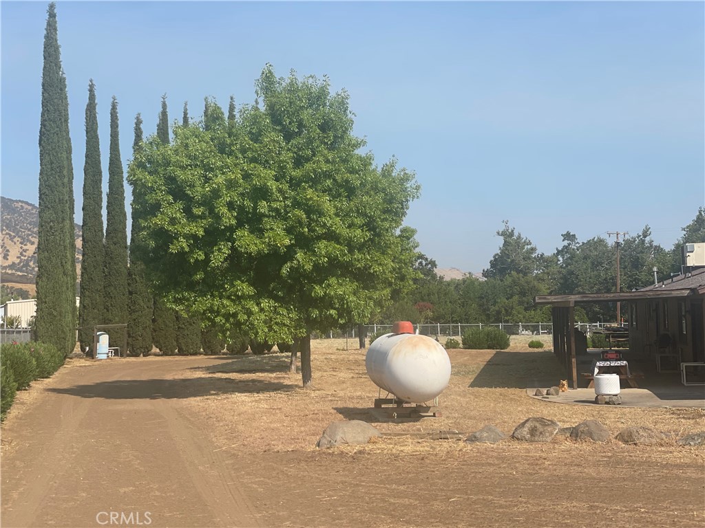 6009 Elwood Road Sanger, CA 93657 - Photo 22 of 43