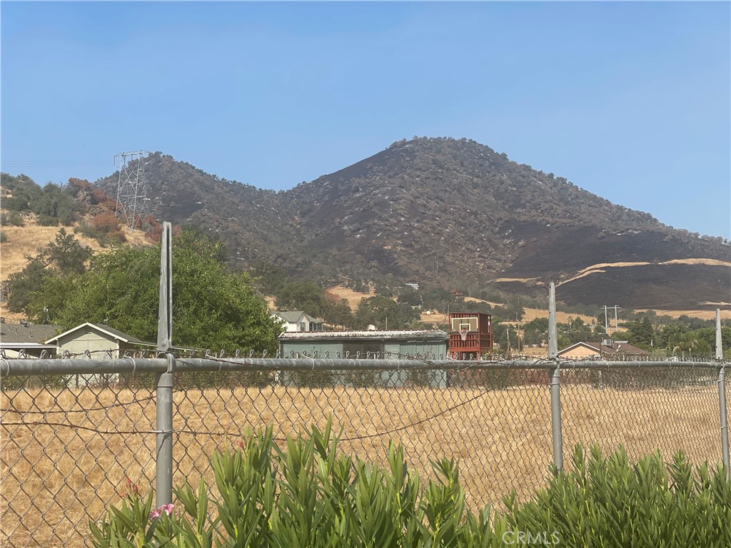 6009 Elwood Road Sanger, CA 93657 - Photo 3 of 43