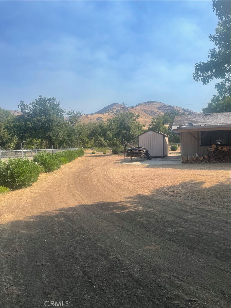 6009 Elwood Road Sanger, CA 93657 - Photo 5 of 43