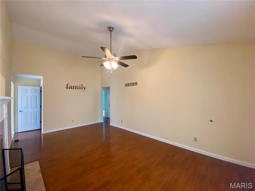 430 Brightfield Trail Ballwin, MO 63021 - Photo 7 of 26