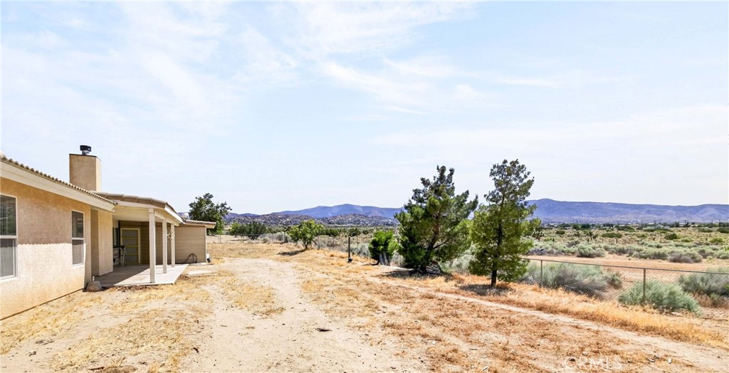 9562 Cambria Road Phelan, CA 92371 - Photo 13 of 55