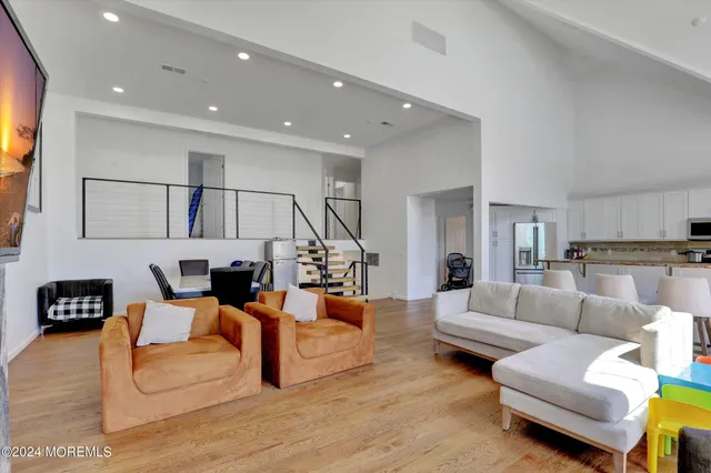 $4,900 | 186 Whalepond Road, Oakhurst, NJ 07755