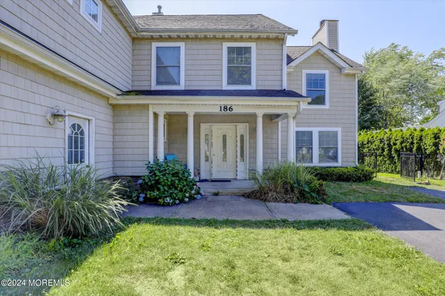 $4,900 | 186 Whalepond Road, Oakhurst, NJ 07755