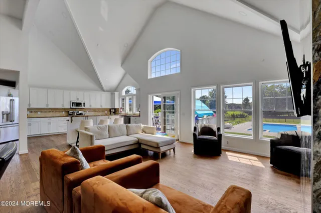 $4,900 | 186 Whalepond Road, Oakhurst, NJ 07755