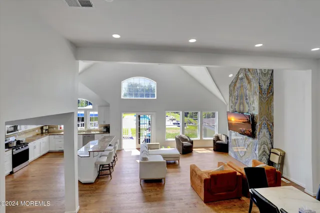 $4,900 | 186 Whalepond Road, Oakhurst, NJ 07755