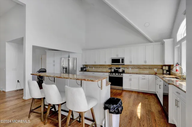 $4,900 | 186 Whalepond Road, Oakhurst, NJ 07755