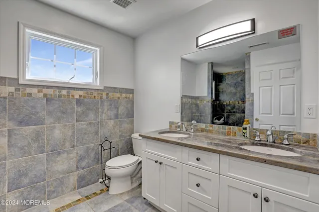 $4,900 | 186 Whalepond Road, Oakhurst, NJ 07755