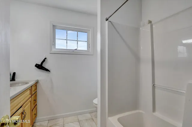 $4,900 | 186 Whalepond Road, Oakhurst, NJ 07755