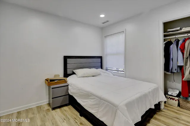 $4,900 | 186 Whalepond Road, Oakhurst, NJ 07755