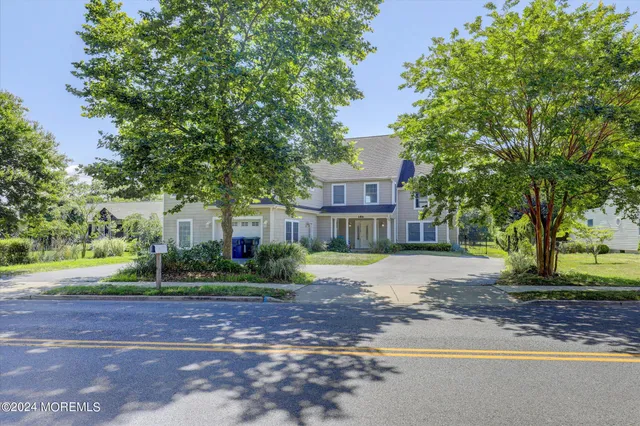 $4,900 | 186 Whalepond Road, Oakhurst, NJ 07755