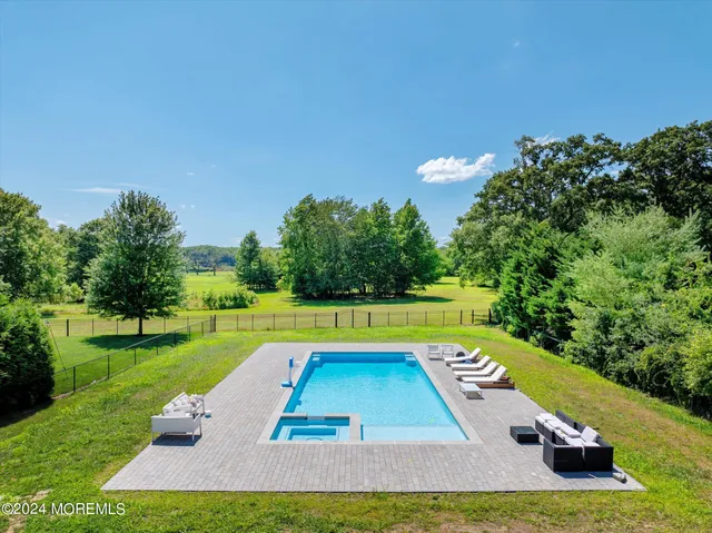 $4,900 | 186 Whalepond Road, Oakhurst, NJ 07755