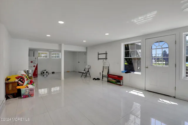 $4,900 | 186 Whalepond Road, Oakhurst, NJ 07755