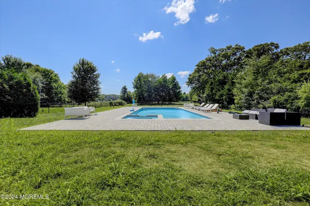 $4,900 | 186 Whalepond Road, Oakhurst, NJ 07755