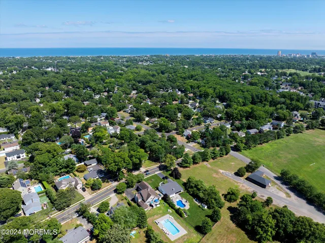 $4,900 | 186 Whalepond Road, Oakhurst, NJ 07755