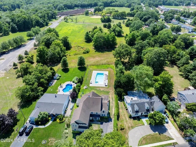 $4,900 | 186 Whalepond Road, Oakhurst, NJ 07755