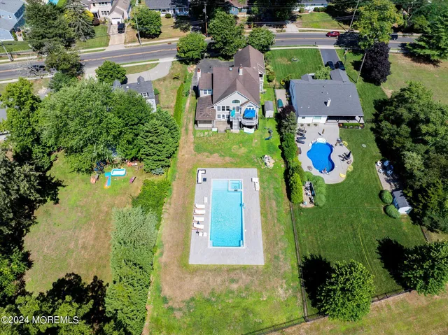 $4,900 | 186 Whalepond Road, Oakhurst, NJ 07755